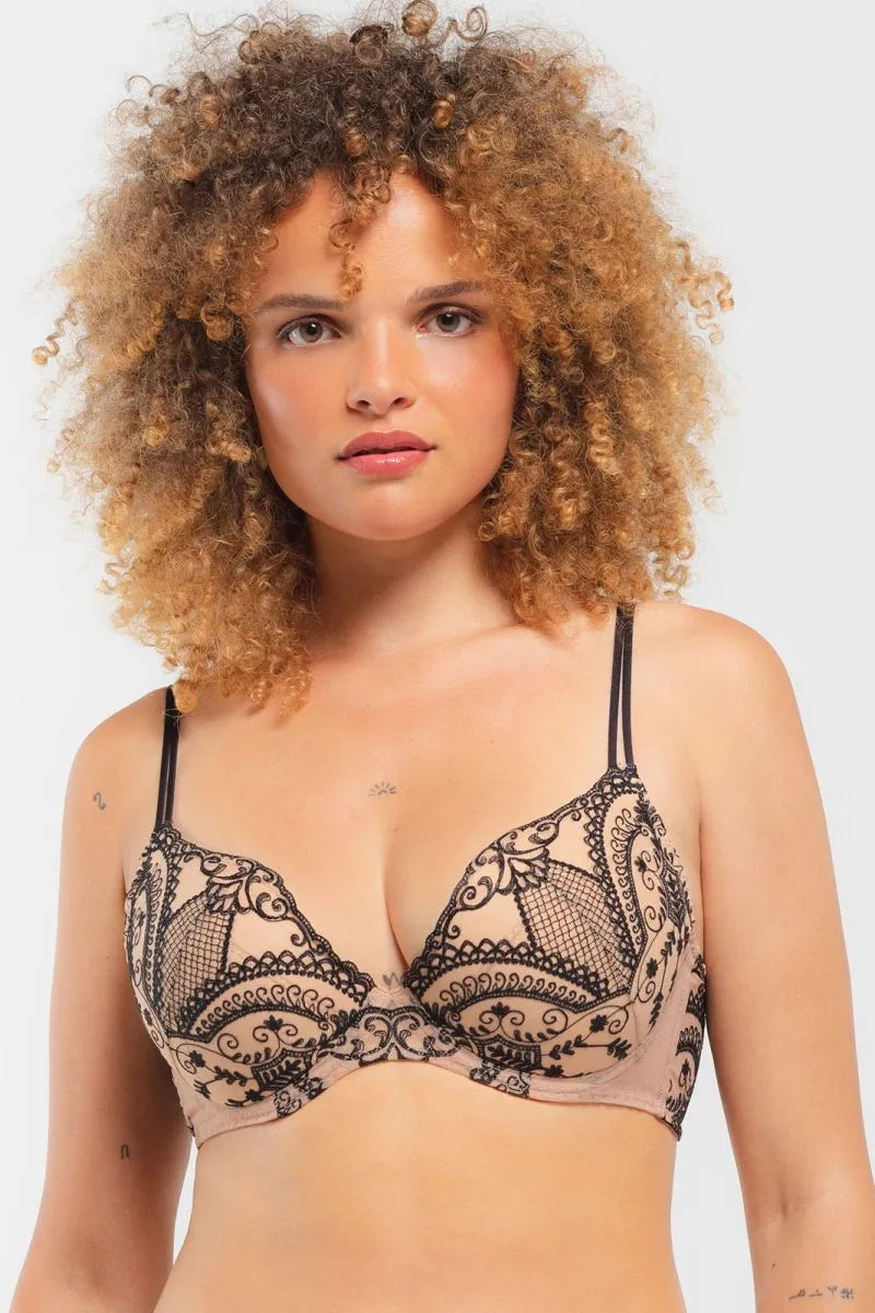 Push-up Bra in black Lycra with Leavers lace