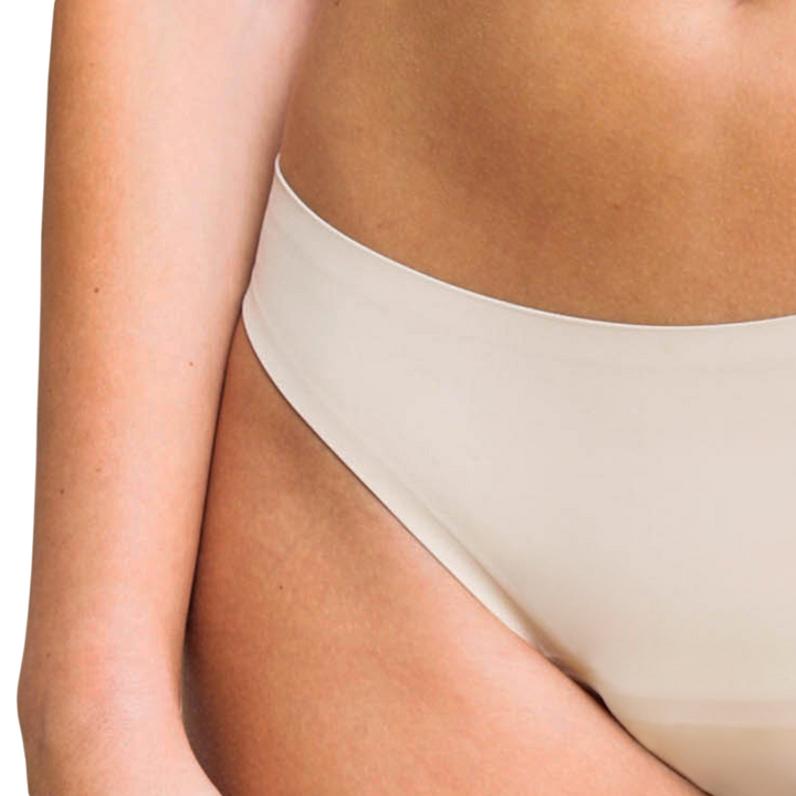 Leakproof Thong – Light Absorbency